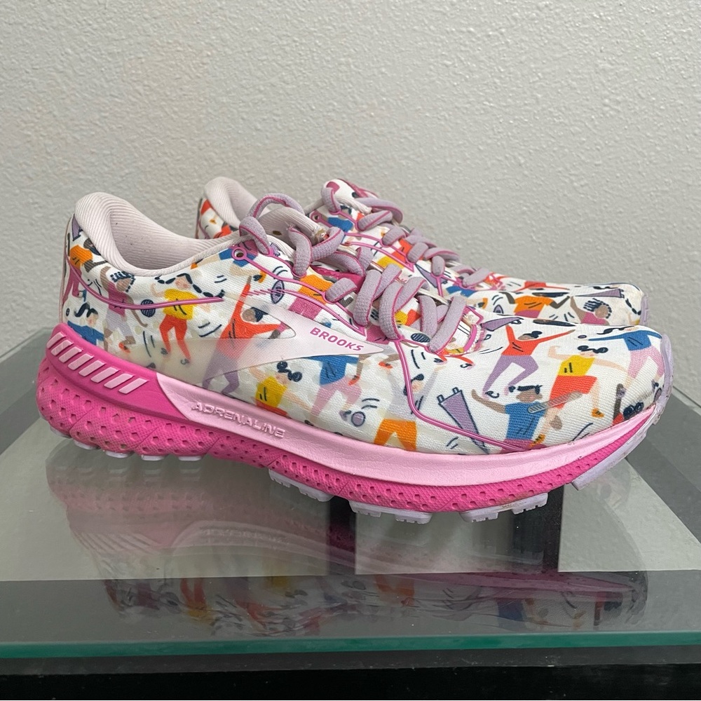 Brooks Adrenaline GTS 21 Empower Her Collection in White/Lilac/Pink size 7